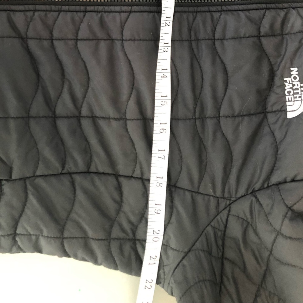 The North Face Quilted Zip-Up Coat- Large - Picture 13 of 16